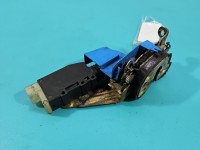 Zamek przód lewy 90493702, 605328 Opel Omega B EUROPA 6 PIN