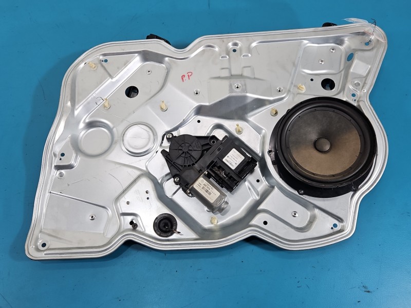 Podnośnik przód prawy SZYBY WINDA 1T0959702, 1K0959792C Skoda Octavia II Europejska 5d HB