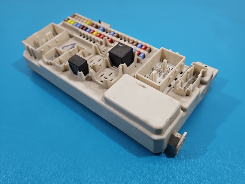 Skrzynka bezpieczników Volvo V50 S40 II 8690719, 519096119