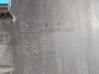 Listwa drzwi tył lewa Jeep Cherokee KL 64720A HB