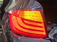 Lampa tył lewa Producent części: BMW, 10-13 LED Z BŁOTNIKA Klejona, uszkodzone dwa mocowania Bmw f10 f11 sedan