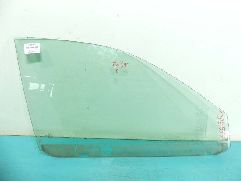 Szyba drzwi przód prawa Audi A4 B5 sedan