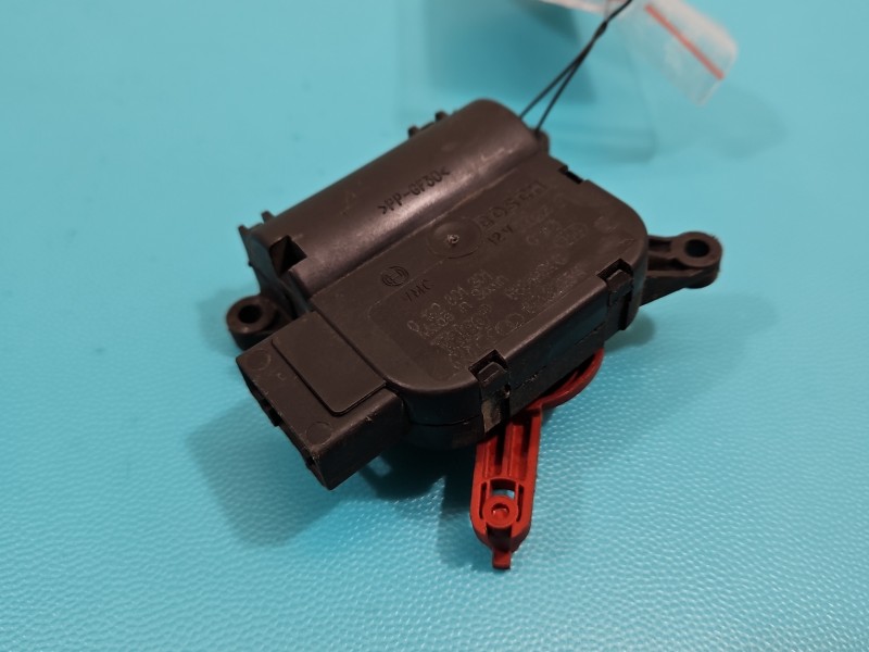 Silniczek nawiewu NAGRZEWNICY Audi A4 B7 0132801301, 8E1820511 EUROPA Silniczek nawiewu NAGRZEWNICY Audi A4 B7 0132801301, 8E1820511 EUROPA