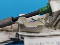 Zamek przód prawy 1697200835 Mercedes W169 EUROPA Mercedes, Europejska, 4pin. Uszkodzone zaczepy trzymające wtyczke