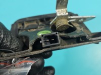 Zamek klapy tył 8E9827520 Audi A4 B6 kombi Producent części: Audi, Europejska, Zadrapania na plastikowej obudowie