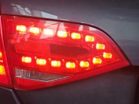 Lampa tył lewa AUDI A4 B8 sedan Producent części: Audi, Brak wkladu na żarówki / SEDAN / KLAPY BAGŻNIKA / 07-11 / LED EUROPA