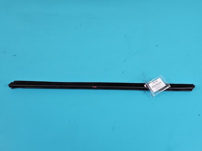 Listwa drzwi przód lewa Opel Astra V K Listwa drzwi przód lewa Opel Astra V K