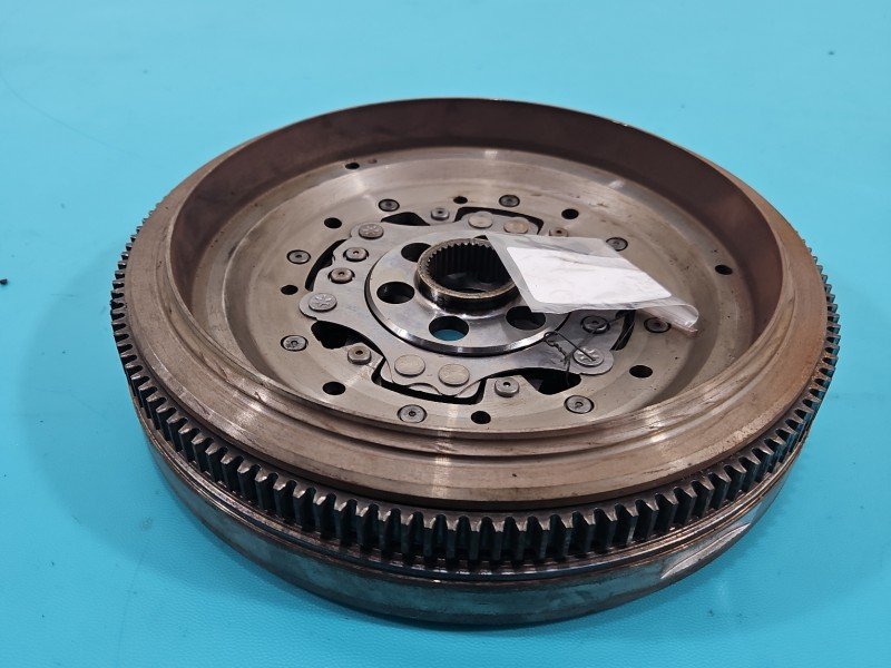 Koło zamachowe Audi Q3 03L105266DG 2.0 tdi (CFGC)