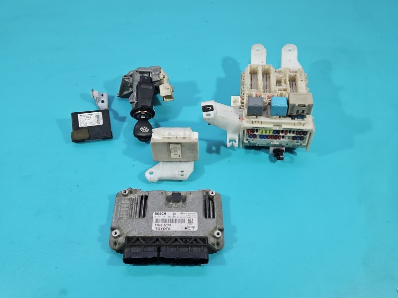 Komputer Sterownik silnika 0261201209, 89661-02E90 Toyota Auris I 1.4 VVT-I