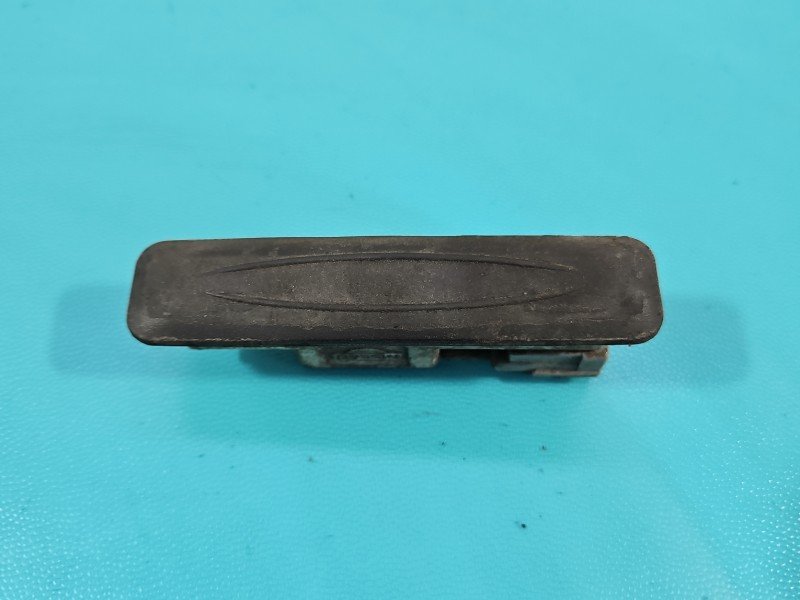 Klamka klapy tył Nissan Primera P12 Klamka klapy tył Nissan Primera P12