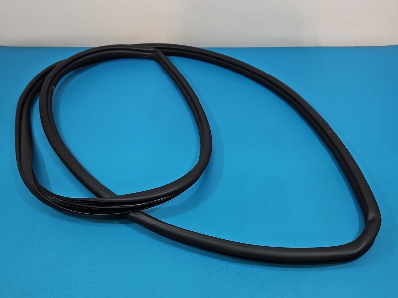 Uszczelka drzwi przód lewa Toyota Corolla E21 19- 62312-02350