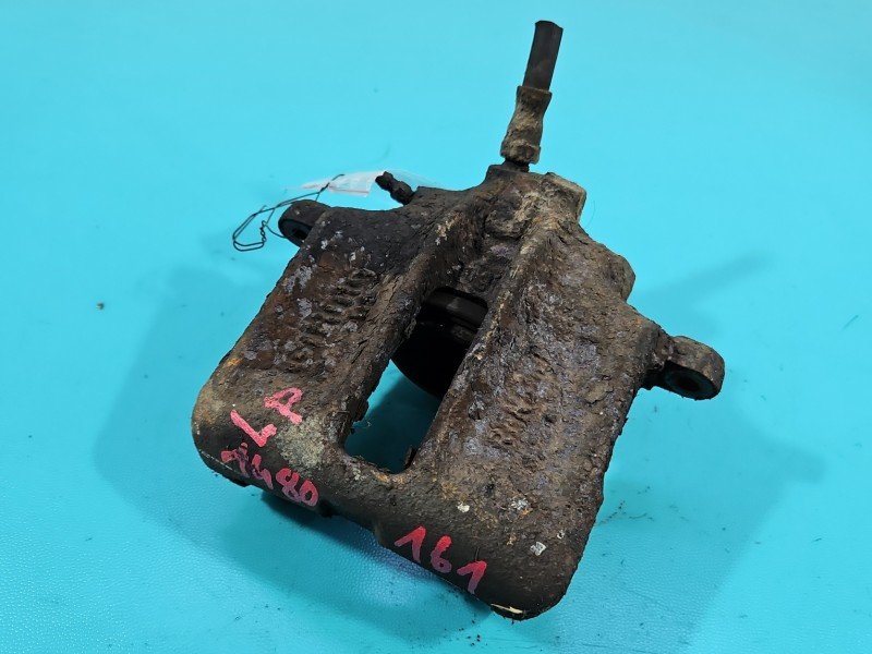 Zacisk przód lewy Lublin 2.4d