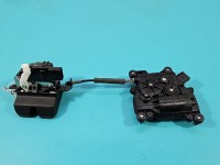 Zamek klapy tył 2325378 Kia Sorento III HB Producent części: KIA, wraz z dociągiem. 6+4pin