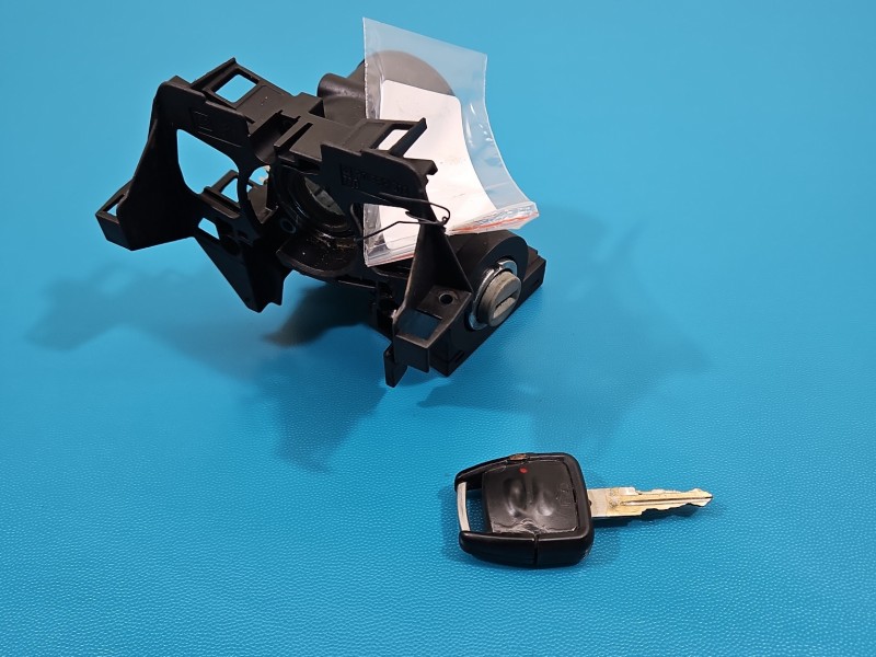 Stacyjka KLUCZYK WKŁADKA Opel Astra II G