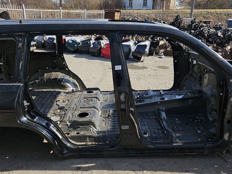 Próg prawy SŁUPEK ŚRODKOWY B Toyota Land Cruiser J200 07- HB 5d czarny 202