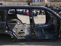 Próg prawy SŁUPEK ŚRODKOWY B Toyota Land Cruiser J200 07- HB 5d czarny 202