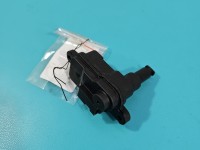 Siłownik klapki wlewu paliwa Audi A4 B9 8V0862159A