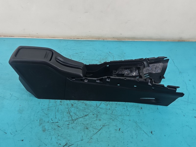 Podłokietnik TUNEL Peugeot 2008 I EUROPA