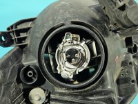 Reflektor prawy lampa przód Toyota Yaris III EUROPA