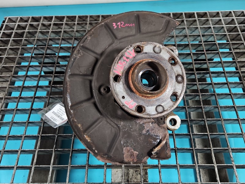 Zwrotnica prawa piasta przód 2.0 tdi Cfh Vw Touran I