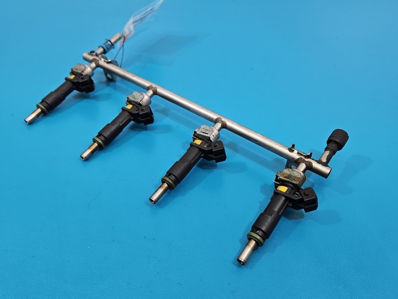 Wtryskiwacz listwa wtryskowa 55353806 Opel Astra III H 1.8 16V 140KM