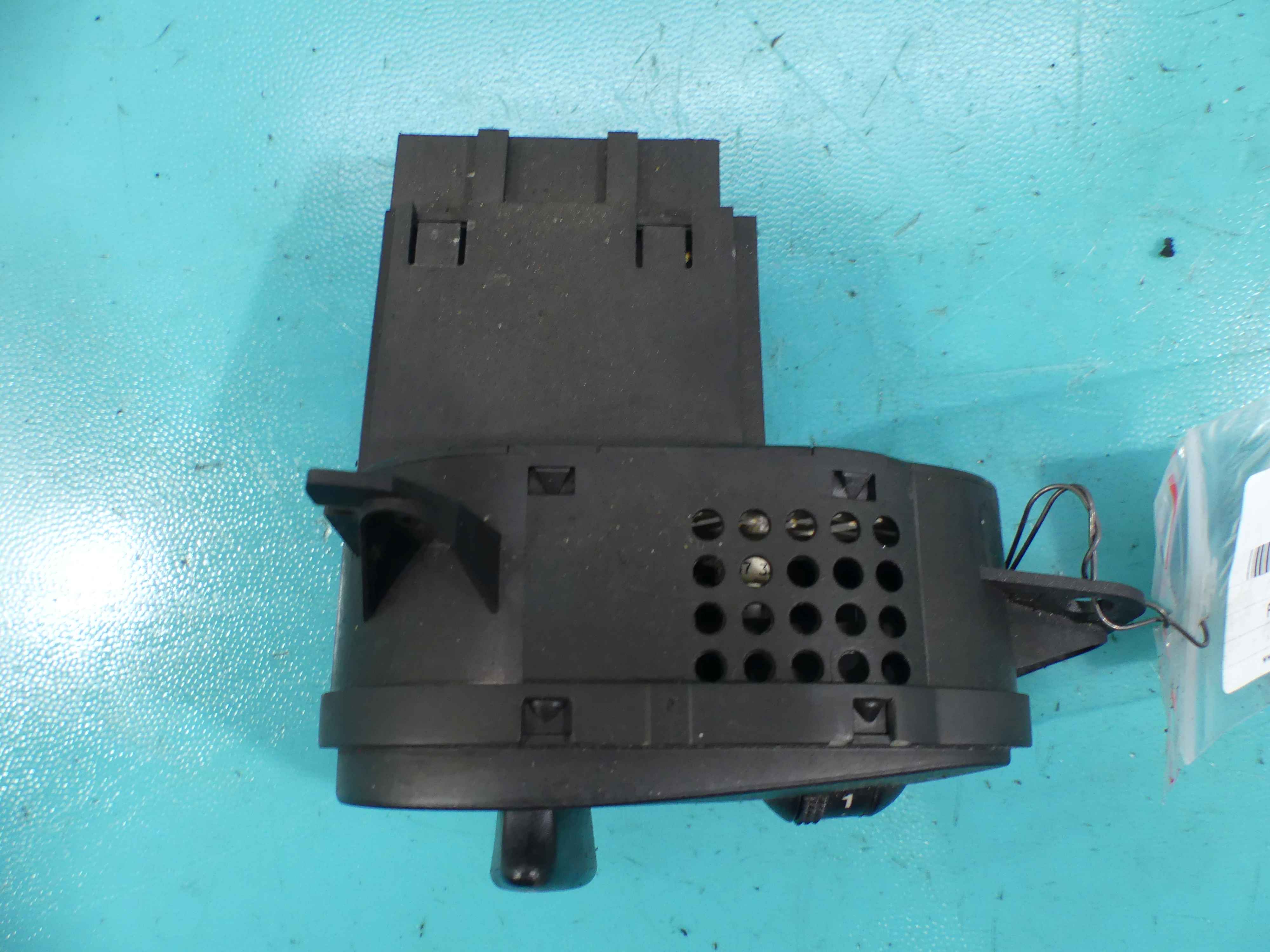 Przełącznik Ford Focus Mk1 2M5T13A024EA