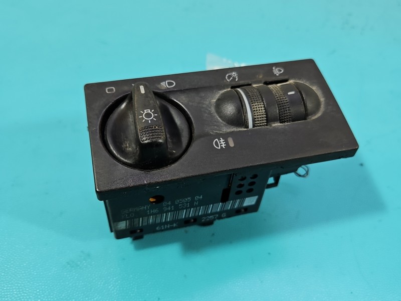 Przełącznik włącznik świateł Vw Golf III 1H6941531N