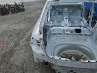 Błotnik tył lewy Skoda Octavia III ćwiartka biały LF9E