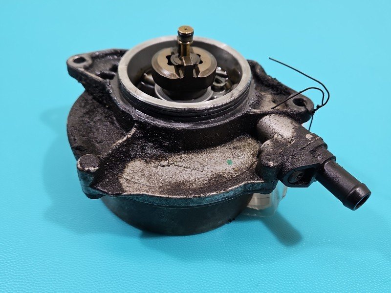 Pompa vacum Audi A8 D3 057145100AE 3.0 tdi (BNG) Pompa vacum Audi A8 D3 057145100AE 3.0 tdi (BNG)