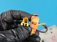 Zamek przód lewy Mercedes W220 EUROPA 3pin uszkodzona wtyczka. 3+2+2pin