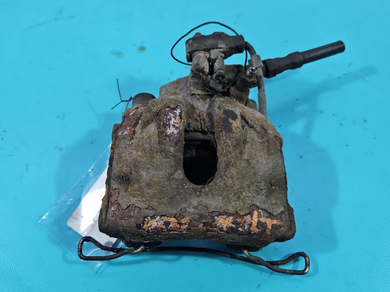 Zacisk tył lewy Vw LT II 2.5 tdi HB