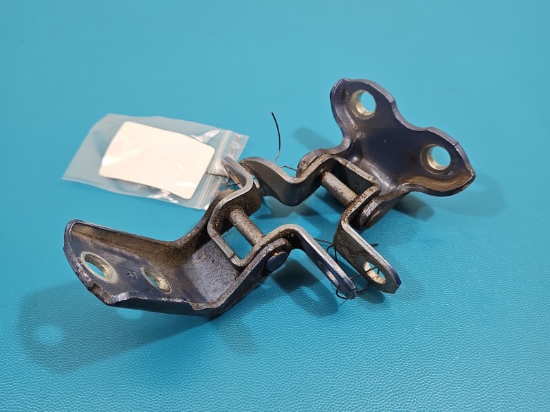 Zawias drzwi tył prawy Toyota Prius II XW20 03-