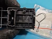 Przełącznik szyb Toyota Yaris IV przód prawy EU 193354
