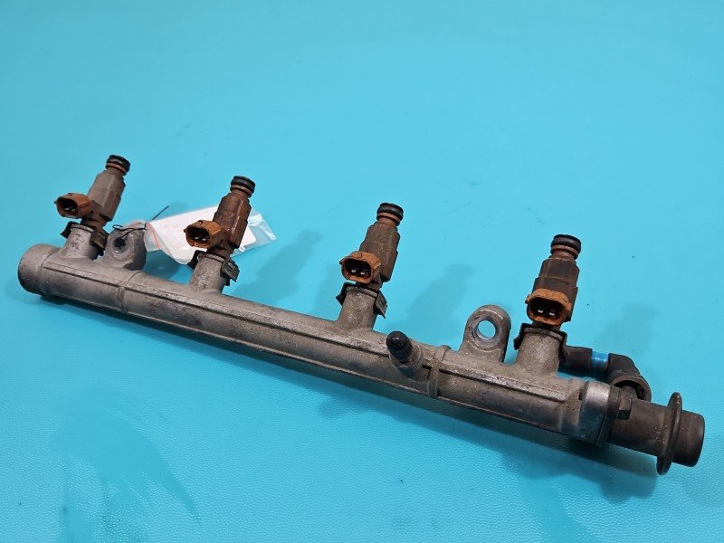 TESTOWANY Wtryskiwacz Kia Carens II 9260930008, 0K2A5-13250 1.8 16V