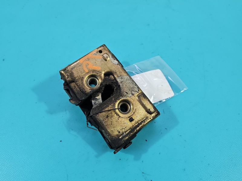 Zamek tył prawy 357839016D Vw Passat B4 Volkswagen