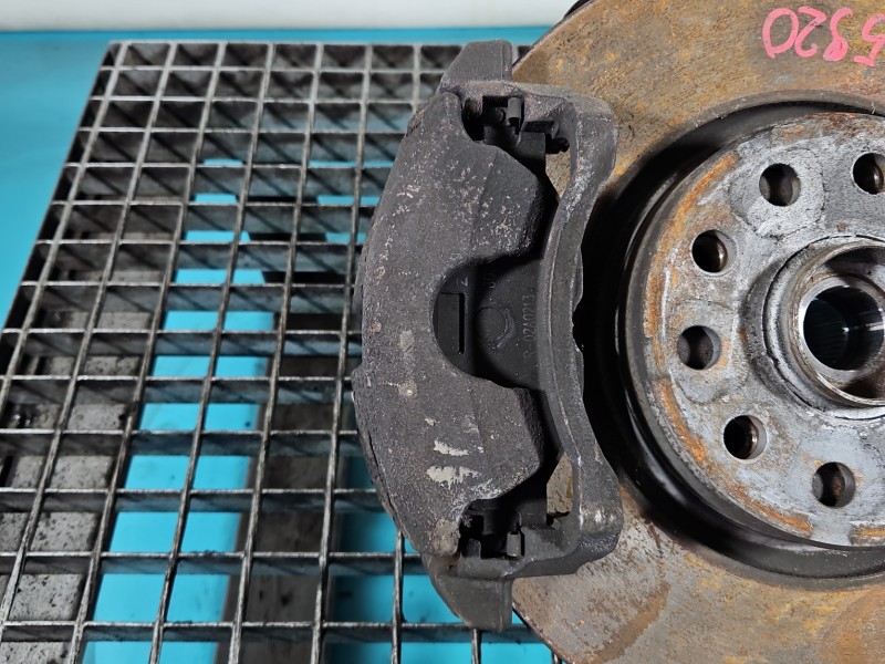 Zacisk przód lewy Skoda Superb III 2.0 tdi