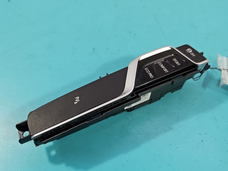 Przełącznik Producent części: BMW, zawieszenia PDC 5 G30 2017-2024 6843923