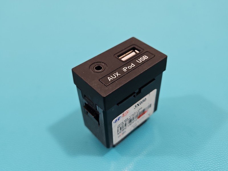 Gniazdo USB Hyundai Elantra V 10-16 96120-3X050 Gniazdo USB Hyundai Elantra V 10-16 96120-3X050