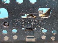 Klamka tył prawa zewnętrzna Audi A4 B9 8W02837812A LX7L