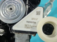 Podnośnik przód prawy SZYBY WINDA 554171-101, 69810-02792 Toyota Corolla E21 19- 6 PIN 4d sedan