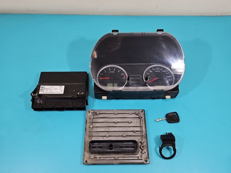 Komputer Sterownik silnika Ford Fiesta Mk6 1.4 16V Komputer Sterownik silnika Ford Fiesta Mk6 1.4 16V