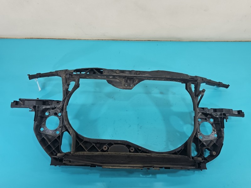 WZMOCNIENIE CZOŁOWE Pas przedni Audi A4 B6 8E0805500