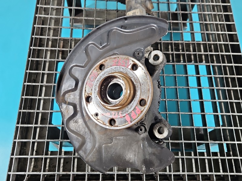 Zwrotnica prawa piasta przód 1.8 TFSI CNSB Audi A3 8V