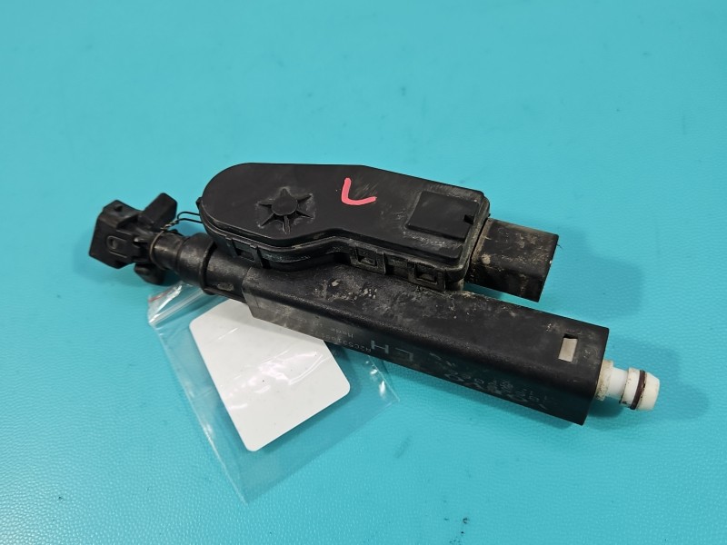 Spryskiwacz reflektora lewy VOLVO V70 III A2C53108172