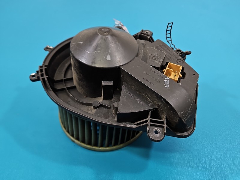 Dmuchawa nawiewu wentylator Audi A4 B5 europa 740221233F