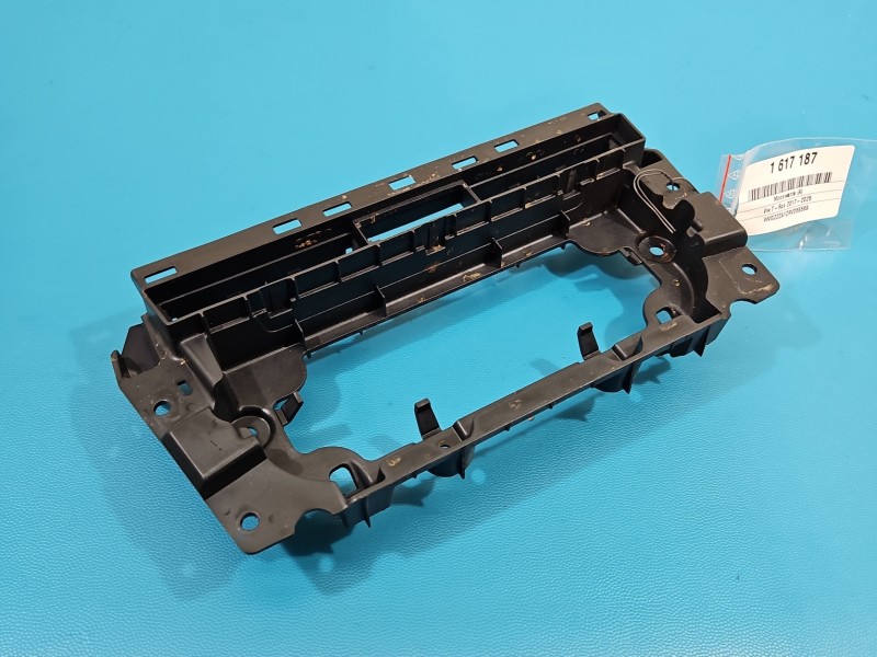 Mocowanie uchwyt panelu klimatyzacji Vw T-Roc 2GA864224