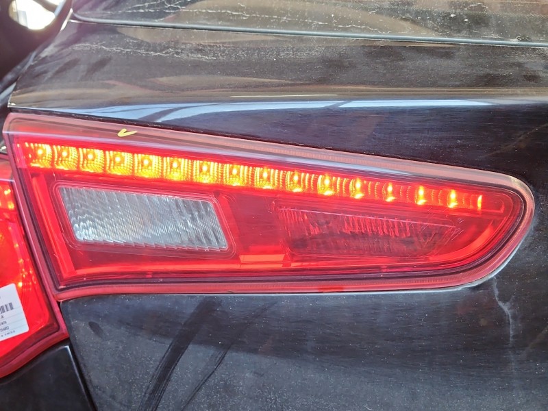 Lampa tył lewa Alfa romeo Giulietta HB mikropęknięcia na kloszu klapy z listwą żarówkową EUROPA