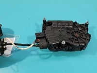 Zamek przód lewy 7185689 BMW F01 EUROPA Producent części: BMW, Z dociągiem , zamek 7pin, dociąg 2pin uszkodzone mocowanie...