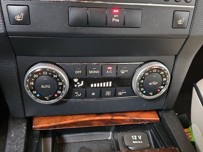 Konsola panel nawiewu Mercedes GLK X204 08- 2048305790 Konsola panel nawiewu Mercedes GLK X204 08- 2048305790