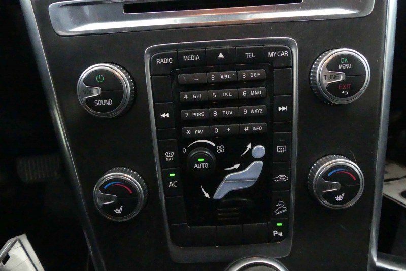 Konsola panel nawiewu Volvo XC60 I 31398587